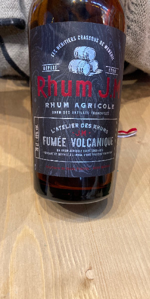 Photo of the rum Fumée Volcanique taken from user TheRhumhoe