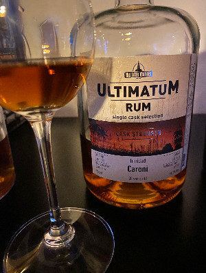 Photo of the rum Ultimatum Rum HTR taken from user Mirco