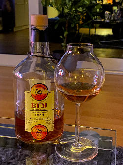 Photo of the rum TMAH taken from user Mirco