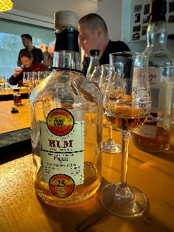 Photo of the rum TMAH taken from user Oliver