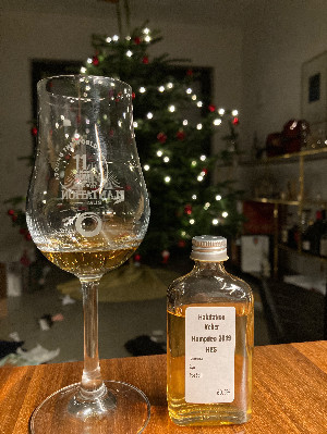 Photo of the rum Celebrating LM&V 5th Anniversary (Magnum) HES taken from user Johannes