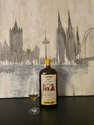 Photo of the rum Celebrating LM&V 5th Anniversary (Magnum) HES taken from user Adrian Wahl