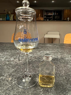 Photo of the rum Jamaica Single Cask Rum Double Cask Matured LROK taken from user Jarek