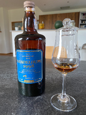 Photo of the rum Guadeloupe No. 2 taken from user Jarek