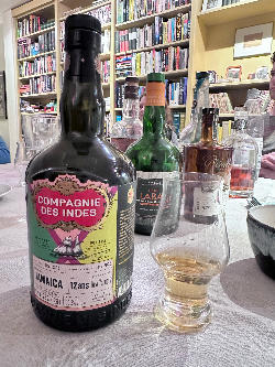 Photo of the rum Jamaica (Bottled for Perola) taken from user Alex1981