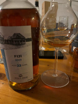 Photo of the rum Fiji taken from user Mirco