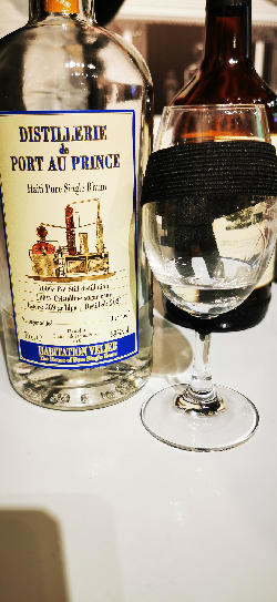 Photo of the rum  taken from user Kevin Sorensen 🇩🇰