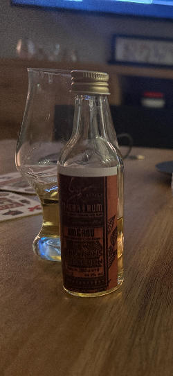 Photo of the rum Umganu Brandy Cask (LMDW New Vibrations Collection) taken from user F.L.O.