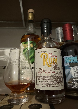 Photo of the rum Old Jamaican Rum (Aficionados) taken from user Alex1981