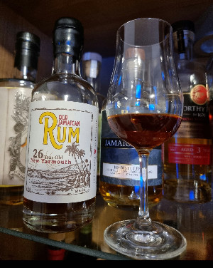 Photo of the rum Old Jamaican Rum (Aficionados) taken from user SaibotZtar 