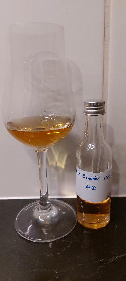 Photo of the rum FRC Ecuador (Kirsch Whisky) taken from user Master P