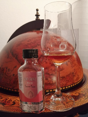 Photo of the rum New Grove Savoir Faire Single Cask taken from user Gunnar Böhme "Bauerngaumen" 🤓