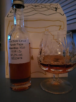 Photo of the rum New Grove Savoir Faire Single Cask taken from user zabo