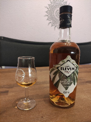 Photo of the rum Sample X Sample Eleven Special Edition (Salon du Rhum) taken from user Jonas