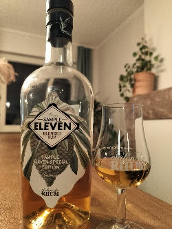 Photo of the rum Sample X Sample Eleven Special Edition (Salon du Rhum) taken from user Sebastian.W