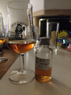 Photo of the rum HSE The Beauty and the Beast Finish Kilchoman taken from user Vincent D