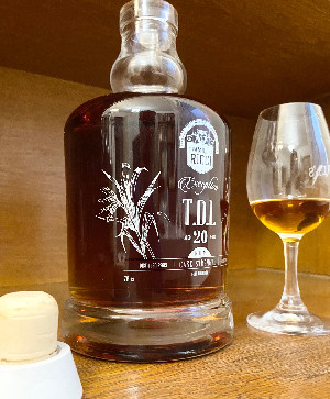 Photo of the rum Exception taken from user Vinsdorf