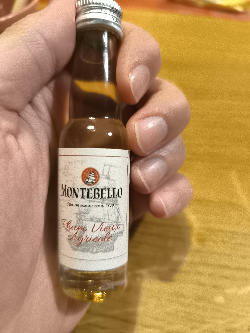 Photo of the rum  taken from user Ondra RumRunner