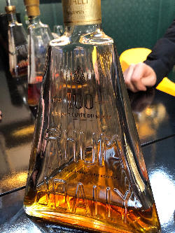 Photo of the rum Grande Cuvée du Siècle Carafe Pyramide (100 Years) taken from user cigares 