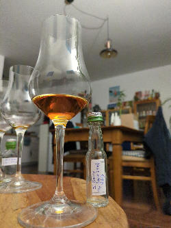 Photo of the rum Brut de Fût (Sélection V&B) taken from user crazyforgoodbooze