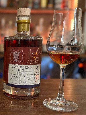 Photo of the rum Rumclub Private Selection Ed. 31 (Navy Blend Rum HQNB) taken from user Christoph