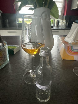 Photo of the rum 20 rue d‘Anjou (Selected by Jean-Marc Bellier) HLCF taken from user F.L.O.