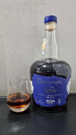 Photo of the rum Dictador Vintage 2004 (Rum CZ/SK) taken from user Martin Švojgr