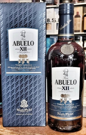 Photo of the rum Ron Abuelo Añejo XII Años (Three Angels) taken from user BTHHo 🥃