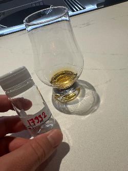 Photo of the rum The Nectar Of The Daily Drams LMDW New Vibrations taken from user Filip Šikula