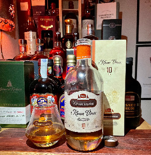 Photo of the rum Rhum Vieux Agricole 10 Ans taken from user Stefan Persson
