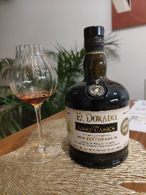 Photo of the rum El Dorado The Last Casks (Black) taken from user Piotr Ignasiak
