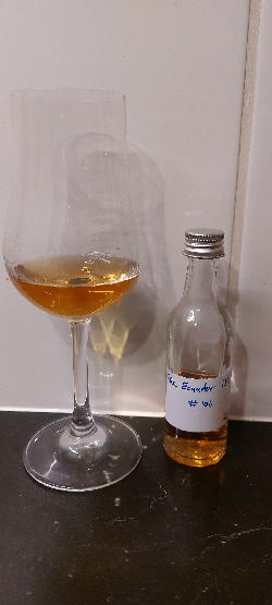 Photo of the rum FRC Ecuador (Kirsch Whisky) taken from user Master P