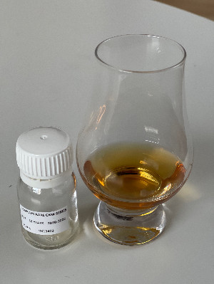 Photo of the rum Rare Cask Series HLCF taken from user Thunderbird