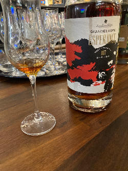 Photo of the rum Espérance B07 (Collection 2023) taken from user TheRhumhoe