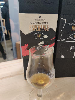 Photo of the rum Espérance B07 (Collection 2023) taken from user Vincent D