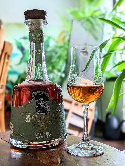 Photo of the rum Bellamy‘s Reserve Martinique (Pear Cask Finish) taken from user crazyforgoodbooze