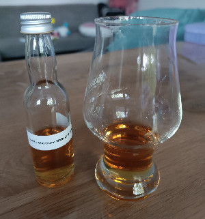 Photo of the rum No. 25 MMW taken from user Rums (Patrick)