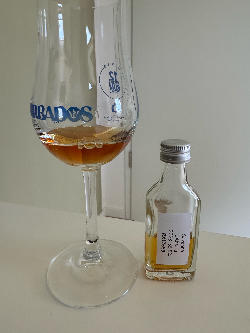 Photo of the rum L’Absolu taken from user Jarek