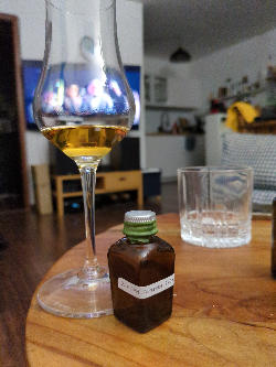 Photo of the rum TDL Fernandes FPH taken from user crazyforgoodbooze