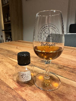 Photo of the rum Wild Series Rum No. 37 (Bottled for whisky.dk) taken from user Oliver