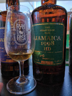 Photo of the rum Jamaica No. 6 HLCF taken from user crazyforgoodbooze