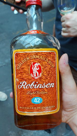 Photo of the rum Robinson Golden Jamaica Rum Light Golden taken from user Leo Tomczak