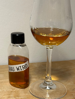 Photo of the rum Barbados W.I.R.D. Single Cask Rum taken from user Johannes