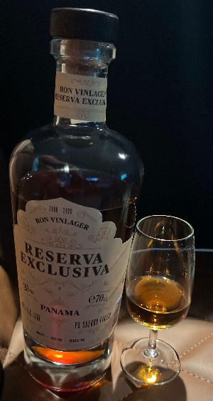 Photo of the rum Ron Vinlager Reserva Exclusiva PX Sherry Finish taken from user BTHHo 🥃