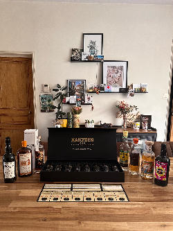 Photo of the rum 8 MARKS COLLECTION DOK taken from user TheJackDrop