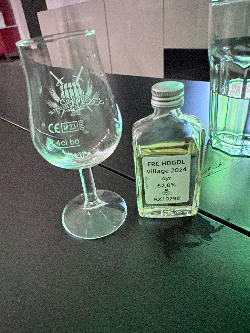 Photo of the rum Flensburg Rum Company HDGDL Jamaica Single Cask Rum taken from user Alex1981