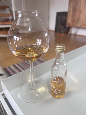 Photo of the rum Unshared Cask for Germany taken from user Serge