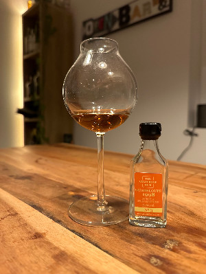 Photo of the rum Guadeloupe No. 3 taken from user Oliver