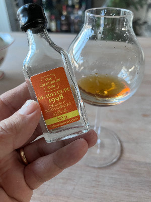 Photo of the rum Guadeloupe No. 3 taken from user Serge