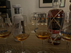 Photo of the rum Édition Blanc Paris HERR taken from user Jarek